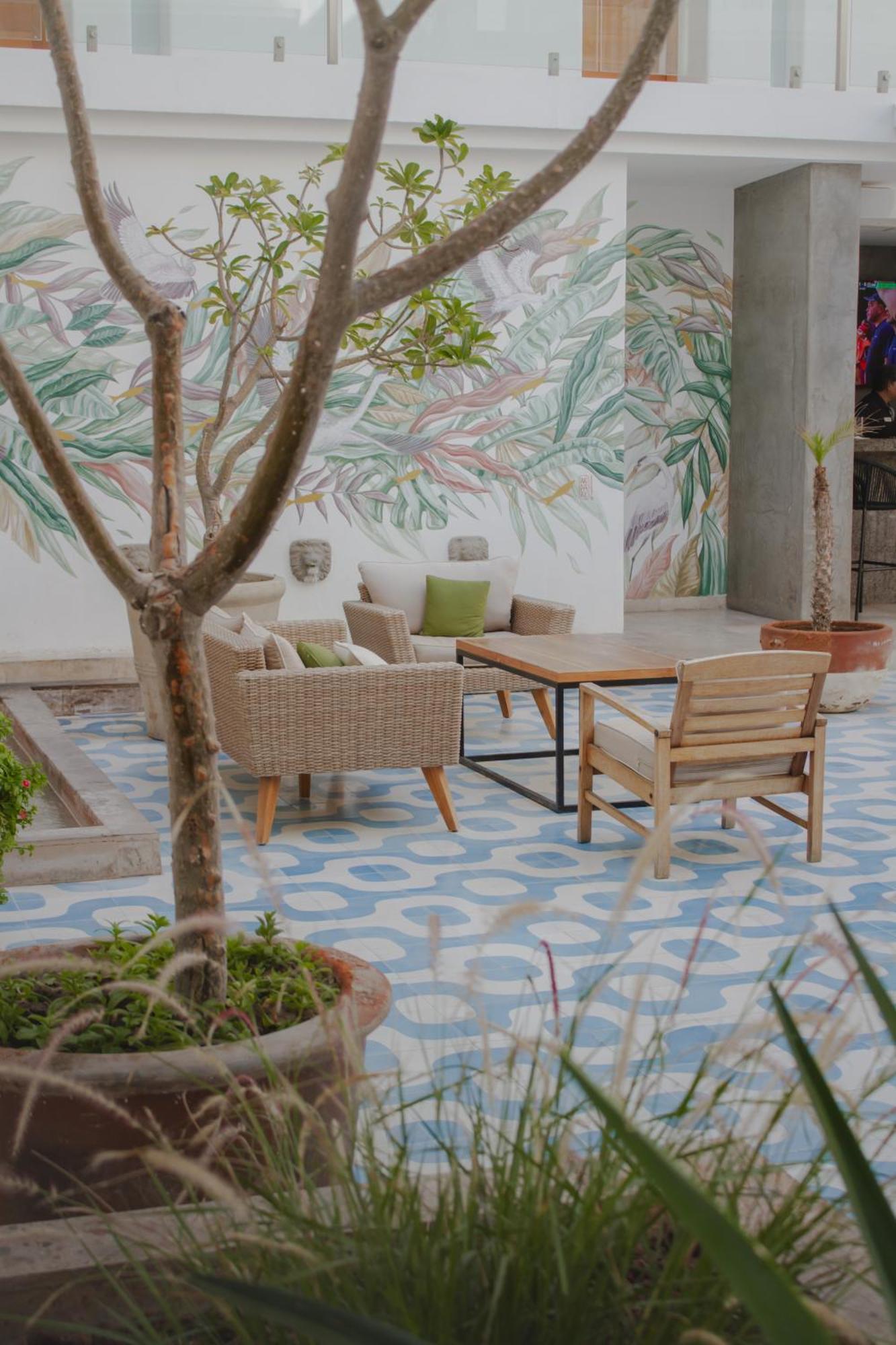 Hotel Catedral La Paz Eksteriør billede A patio in a home