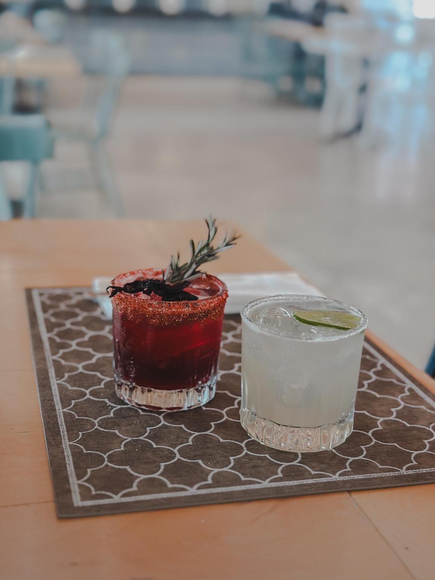 Hotel Catedral La Paz Eksteriør billede A blackberry margarita (left)