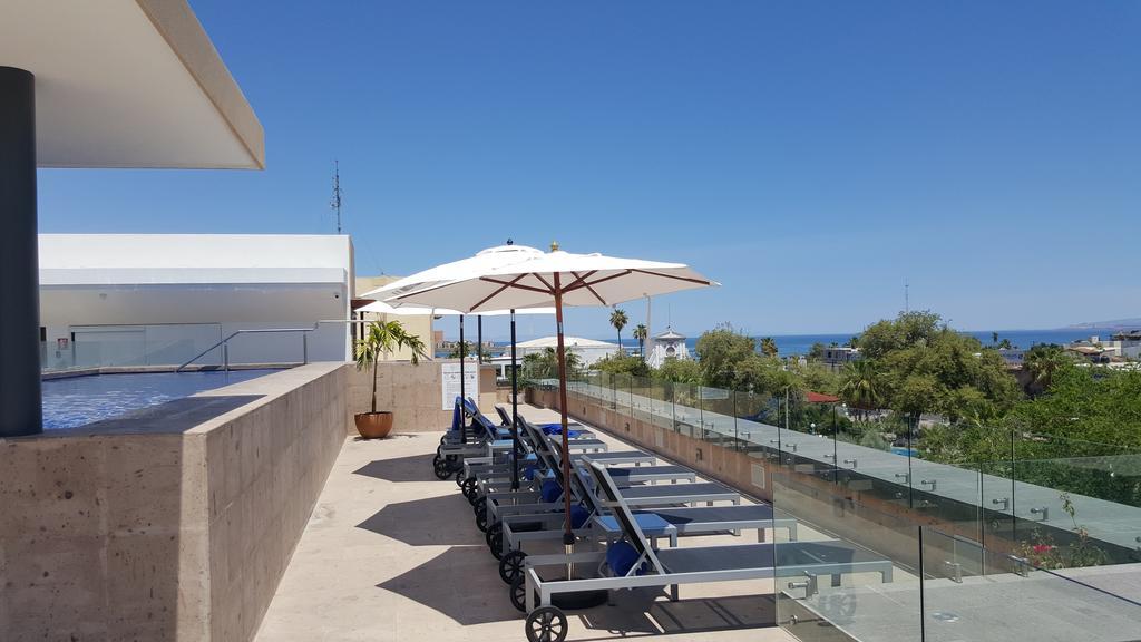 Hotel Catedral La Paz Eksteriør billede The rooftop pool at the hotel